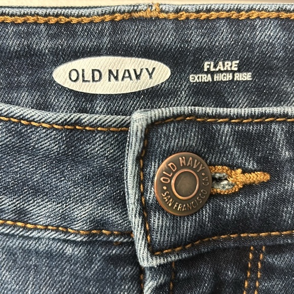 Old Navy Flare Extra High Rise Jeans. Like New! Size 12. - Picture 3 of 4